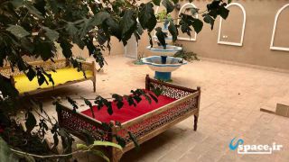 نمای حیاط اقامتگاه بوم گردی هورشید - زردنجان - اصفهان